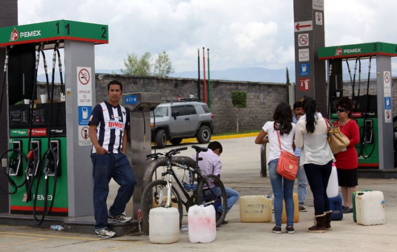 Supplies of gasoline are running out in Chiapas and Oaxaca. (PHOTO: news.yahoo.com)