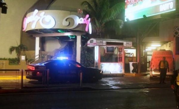 Police responded to shooting at Dady'O nightclub in Cancun hotel zone. (PHOTO: riviera-maya-news.com)