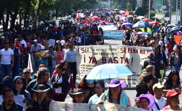 Striking teachers marched July 6, 2016 in Mexico City. (PHOTO: efe.com)