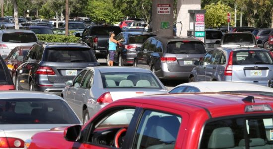 Floridians flocked to gas stations to fill up as Hurricane Matthew approached Thursday. (PHOTO: cbc.ca)