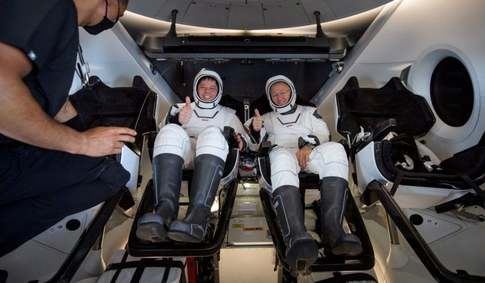 NASA Astronauts aboard SpaceX Capsule Land Safely in the Gulf of ...